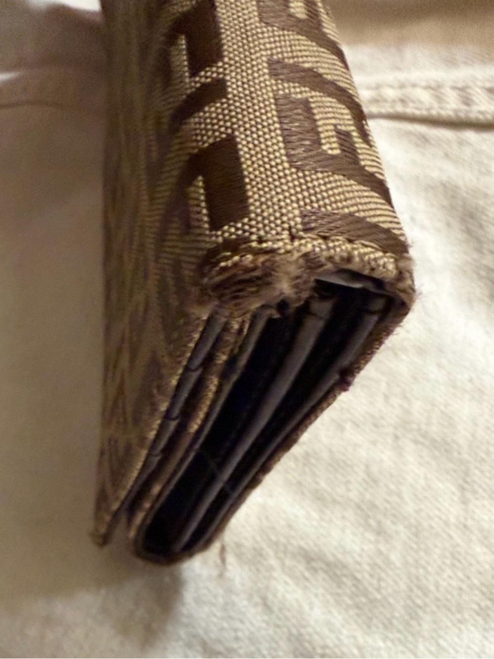 Fendi Zucca Canvas Wallet with Unbranded Gold Chain /COA - Picture 12 of 12